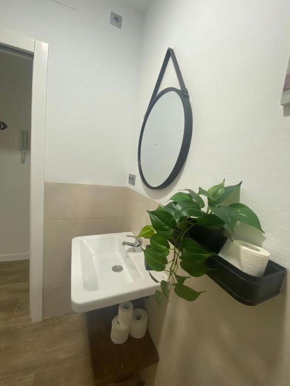 Family Apartment In Triana セビリア エクステリア 写真