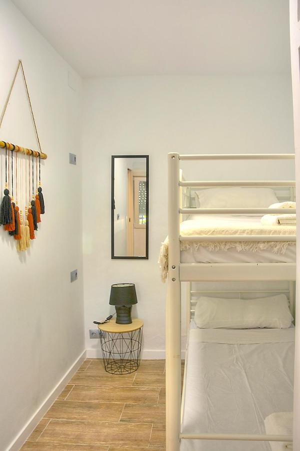 Family Apartment In Triana セビリア エクステリア 写真
