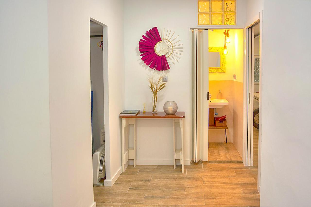 Family Apartment In Triana セビリア エクステリア 写真
