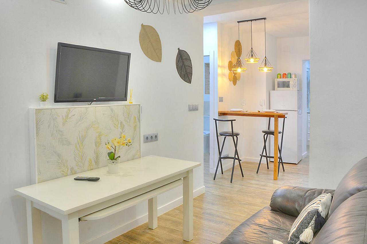 Family Apartment In Triana セビリア エクステリア 写真