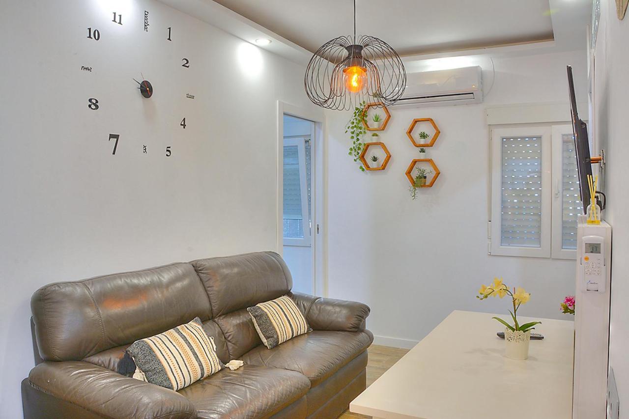 Family Apartment In Triana セビリア エクステリア 写真