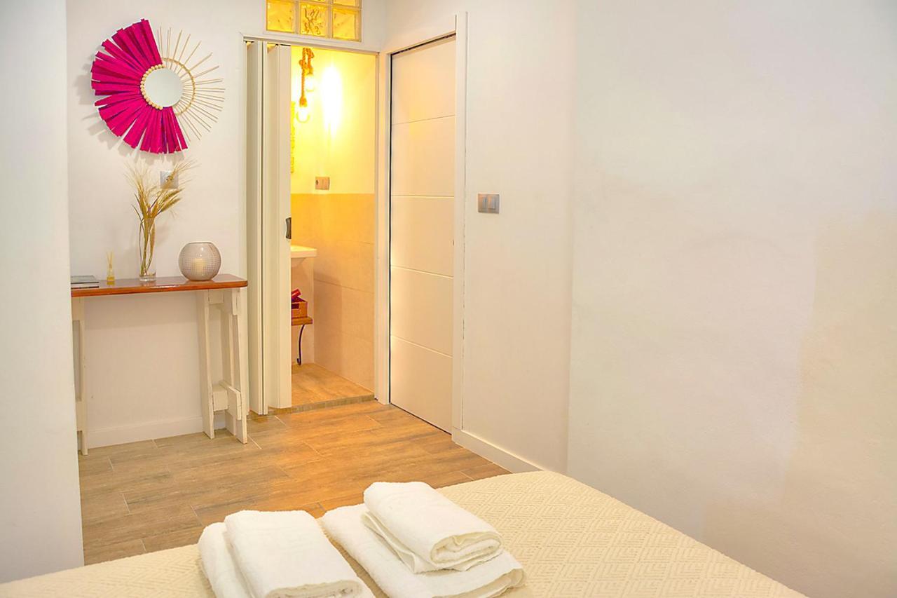 Family Apartment In Triana セビリア エクステリア 写真