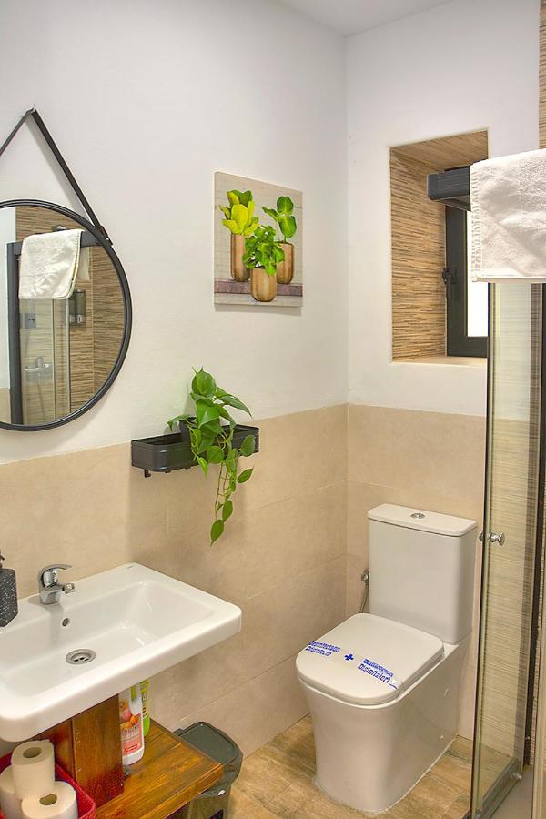 Family Apartment In Triana セビリア エクステリア 写真