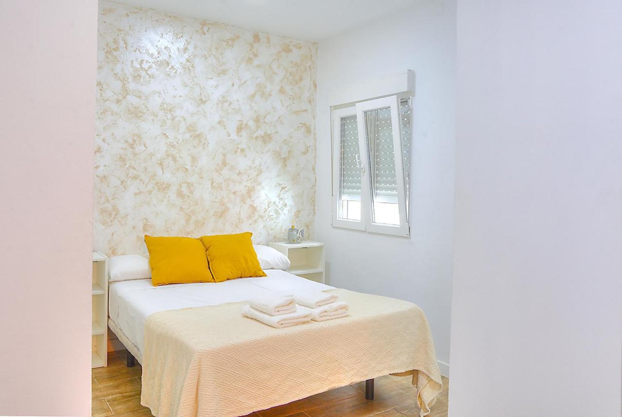 Family Apartment In Triana セビリア エクステリア 写真