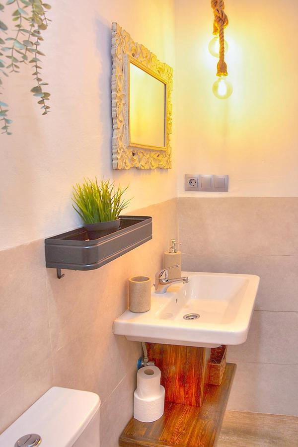 Family Apartment In Triana セビリア エクステリア 写真