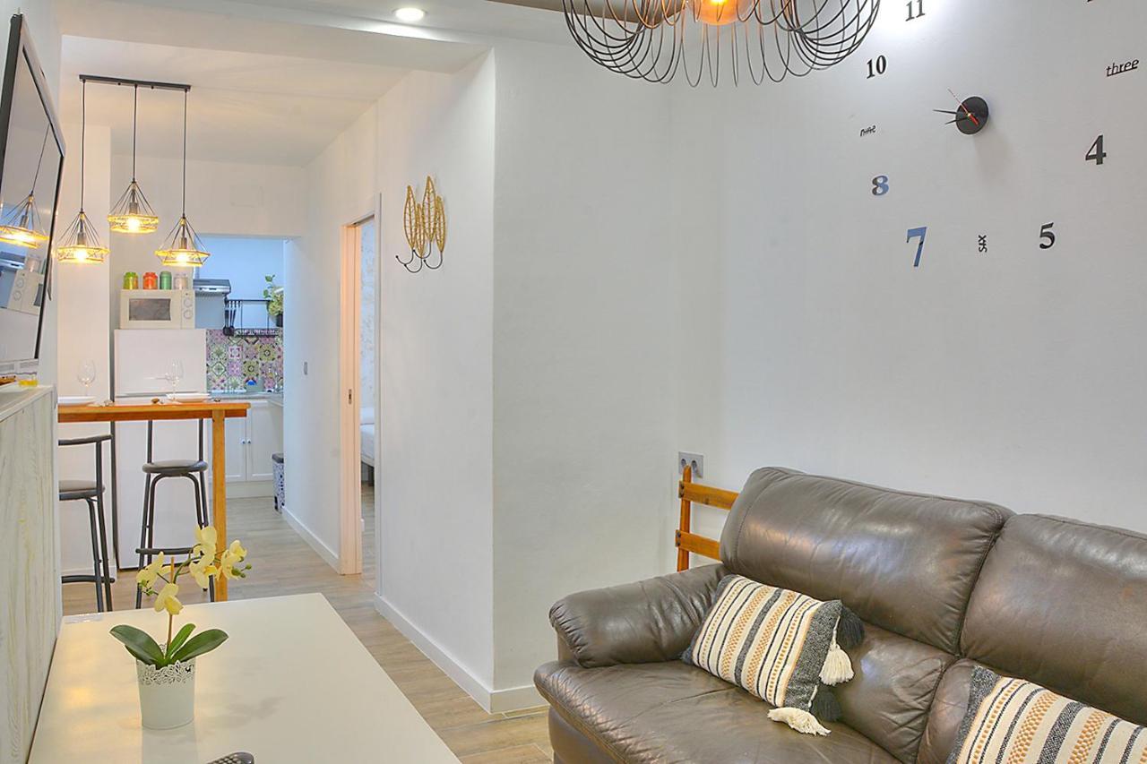 Family Apartment In Triana セビリア エクステリア 写真